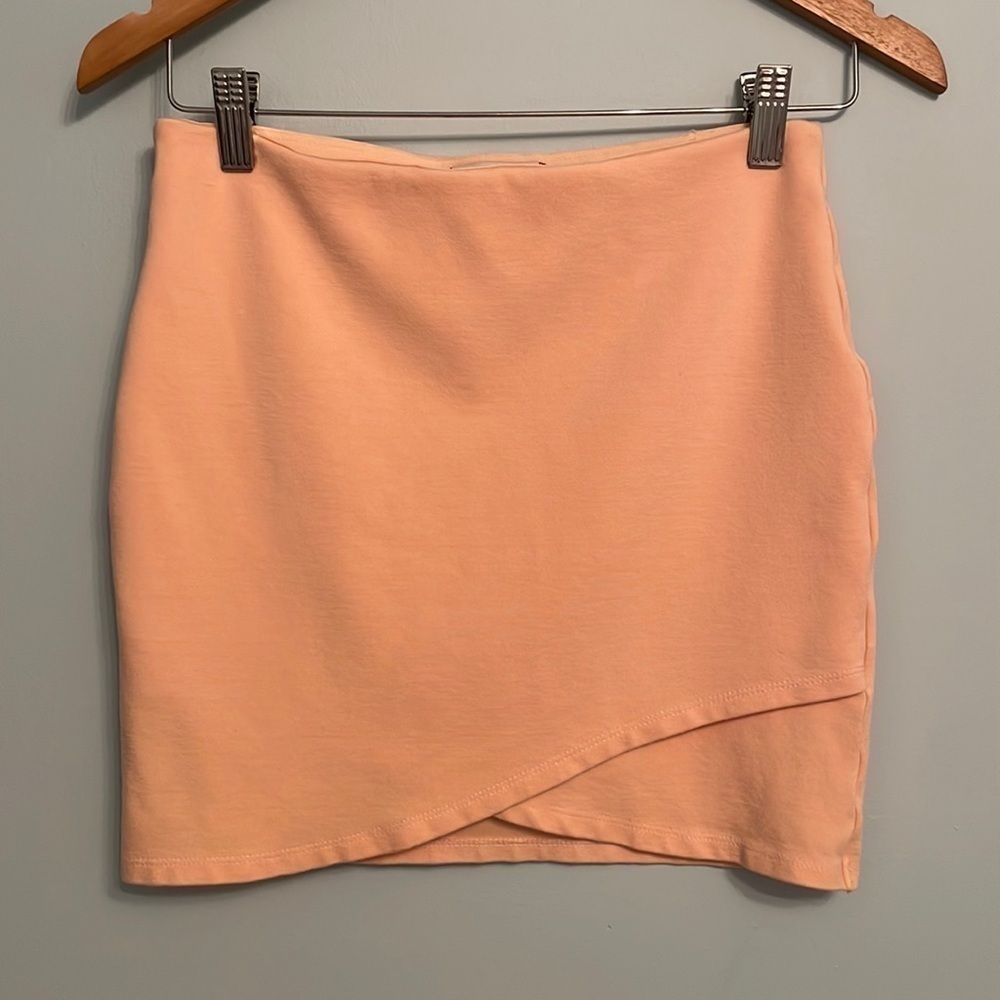 Aritzia Sunday Best Primrose Tulip Faux Wrap Skirt in Peach Size S